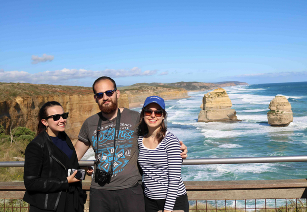 Friends on Great Ocean Road - travelling Melbourne by yourself