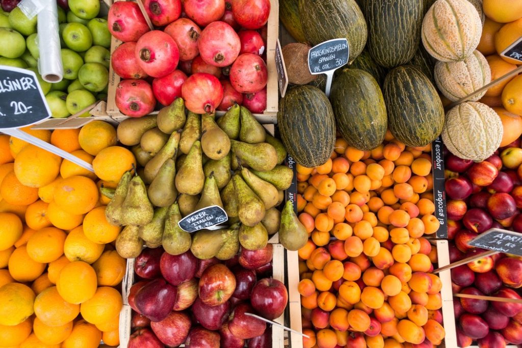 farmers market food fruit travel backpacking budget